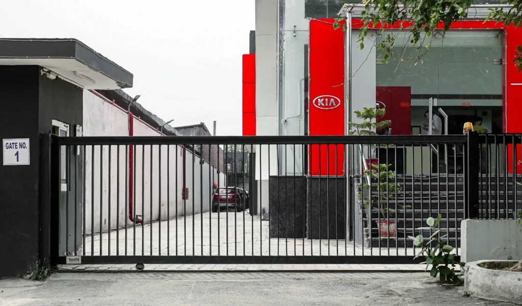 sliding gate